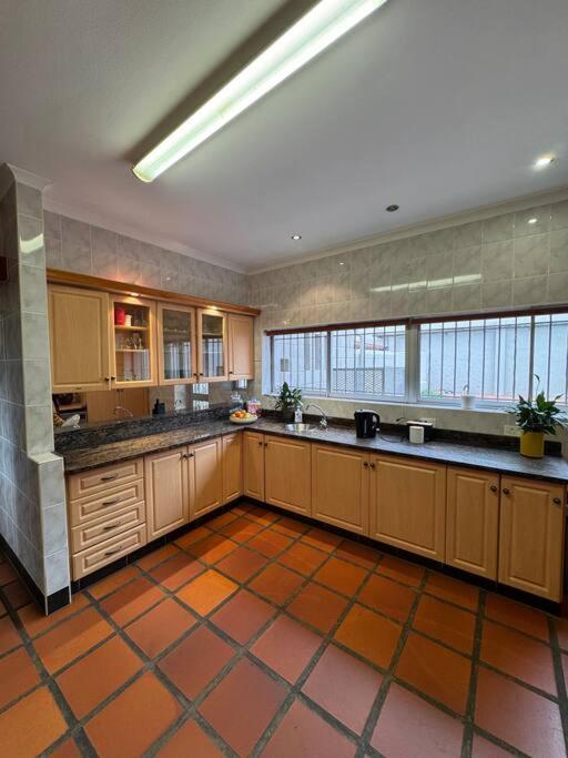 B Shocked Manor - Lux Holiday home Cape Town