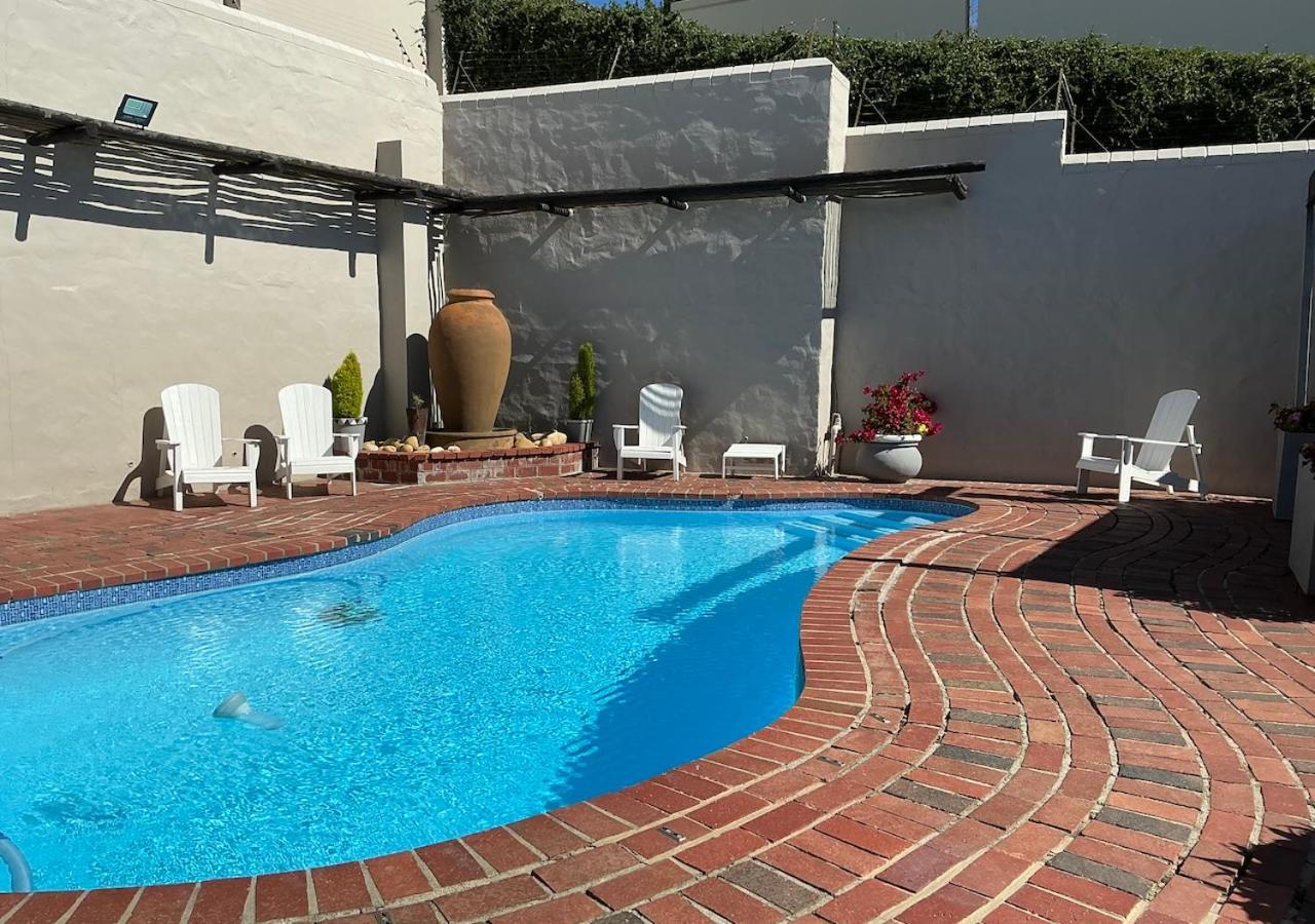 B Shocked Manor - Lux Holiday home *